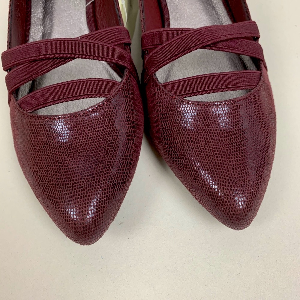 STORAGE Kim Rodger red snakeskin texture Point toe chunky heel pumps Sz 6.5 - Picture 8 of 16